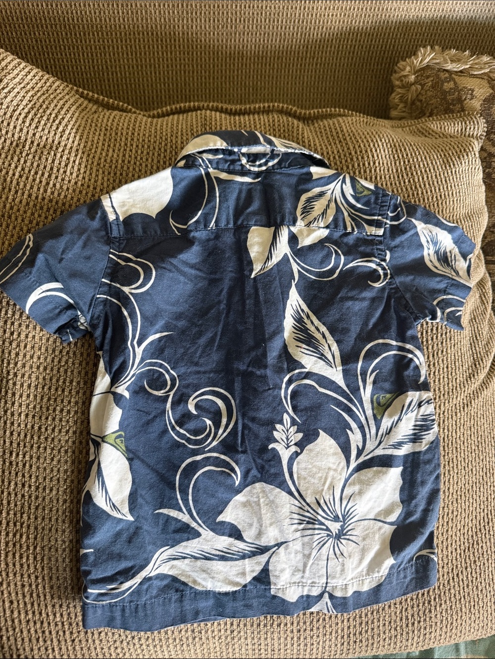 Quiksilver Kids - Navy and White infant’s Aloha Shirt - Hawaiian shirt 6-9mo - Picture 4 of 5